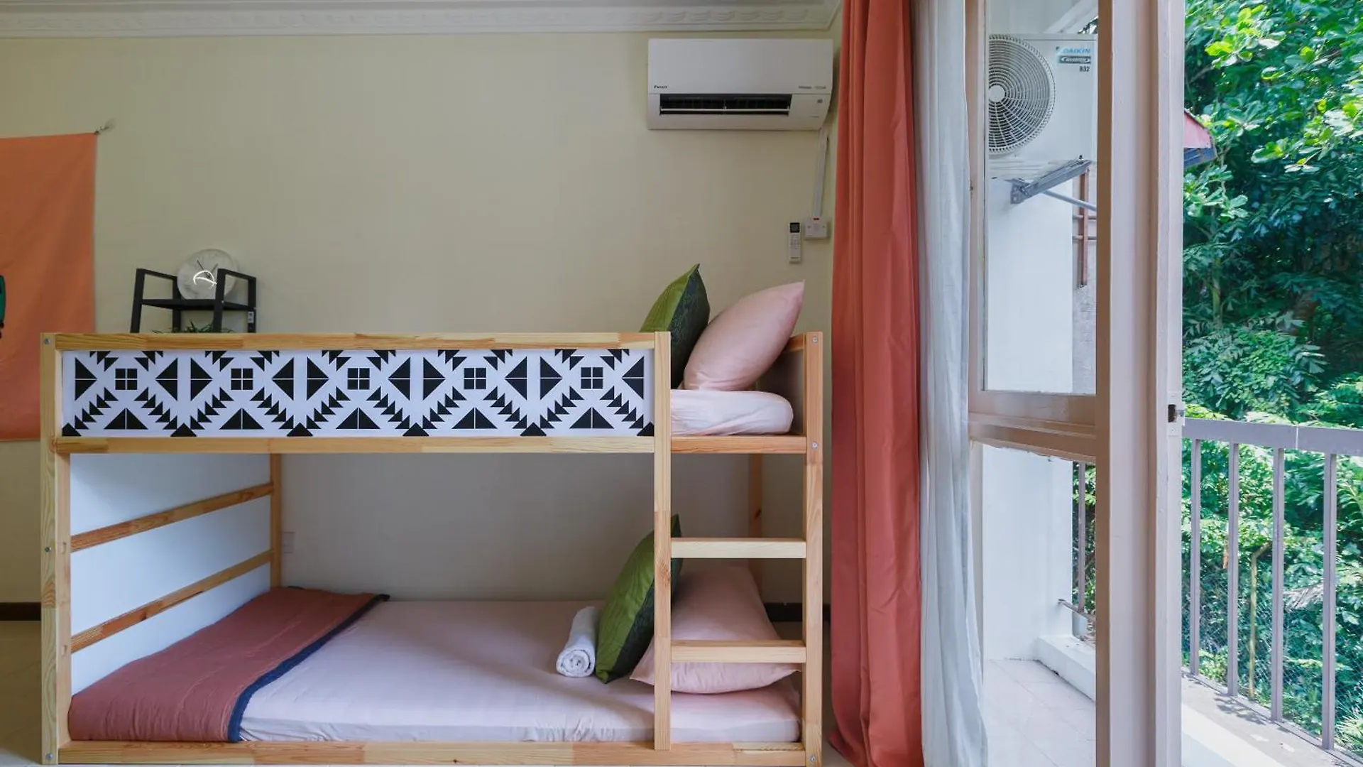 Ees Paddle House - Homestay 3 Min Walk To Beach Batu Ferringhi Apartamento